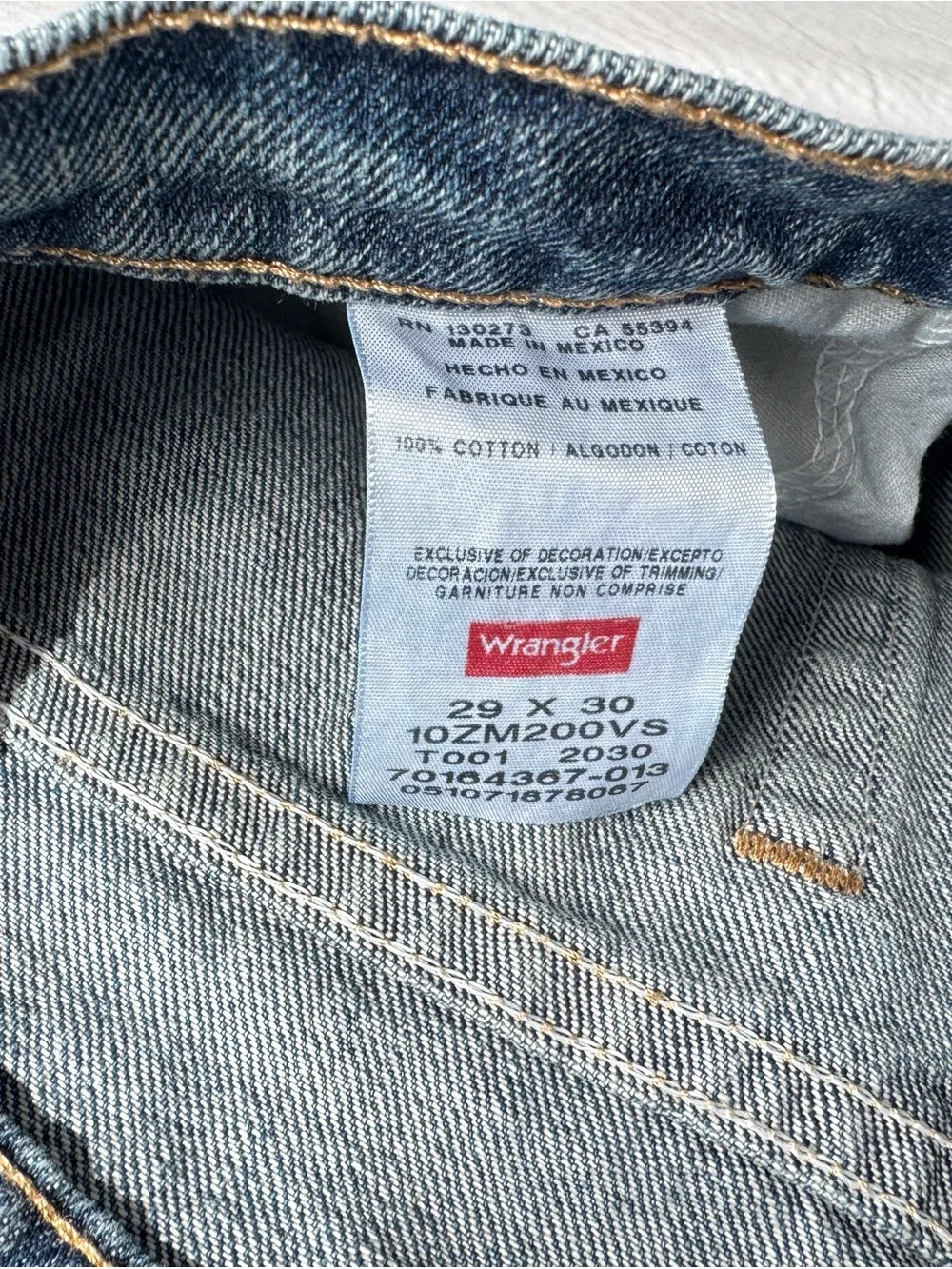 Wrangler Men's Straight Jeans in Medium Blue Denim